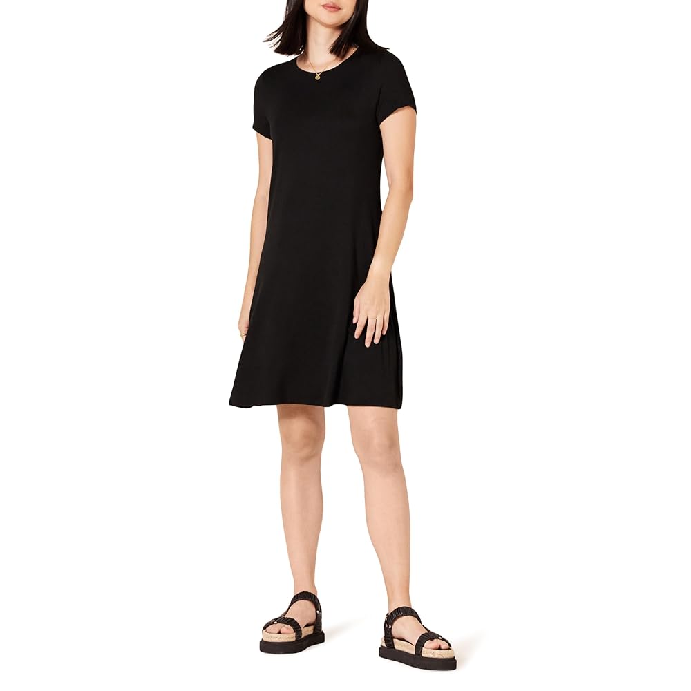 Illustrative example of dress with short sleeves