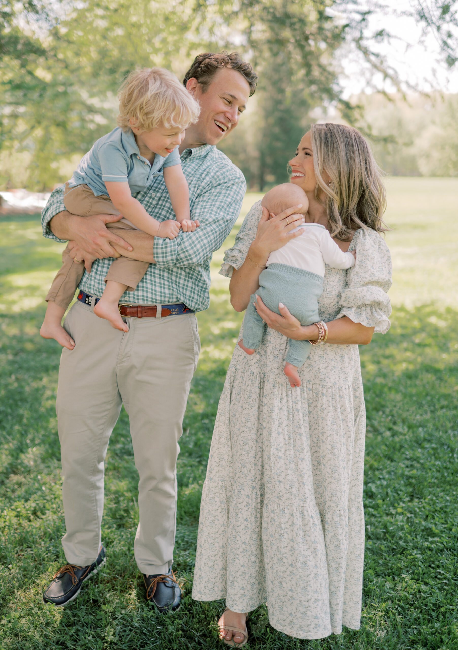 Illustrative example of dresses for family photos