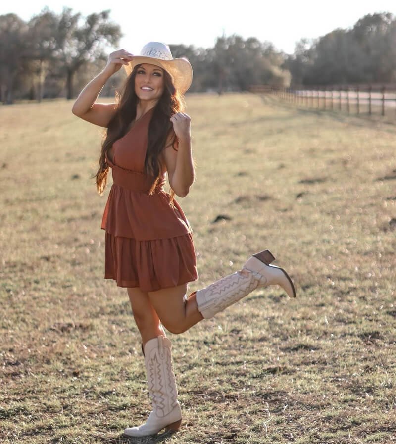 Illustrative example of dresses to wear with cowgirl boots