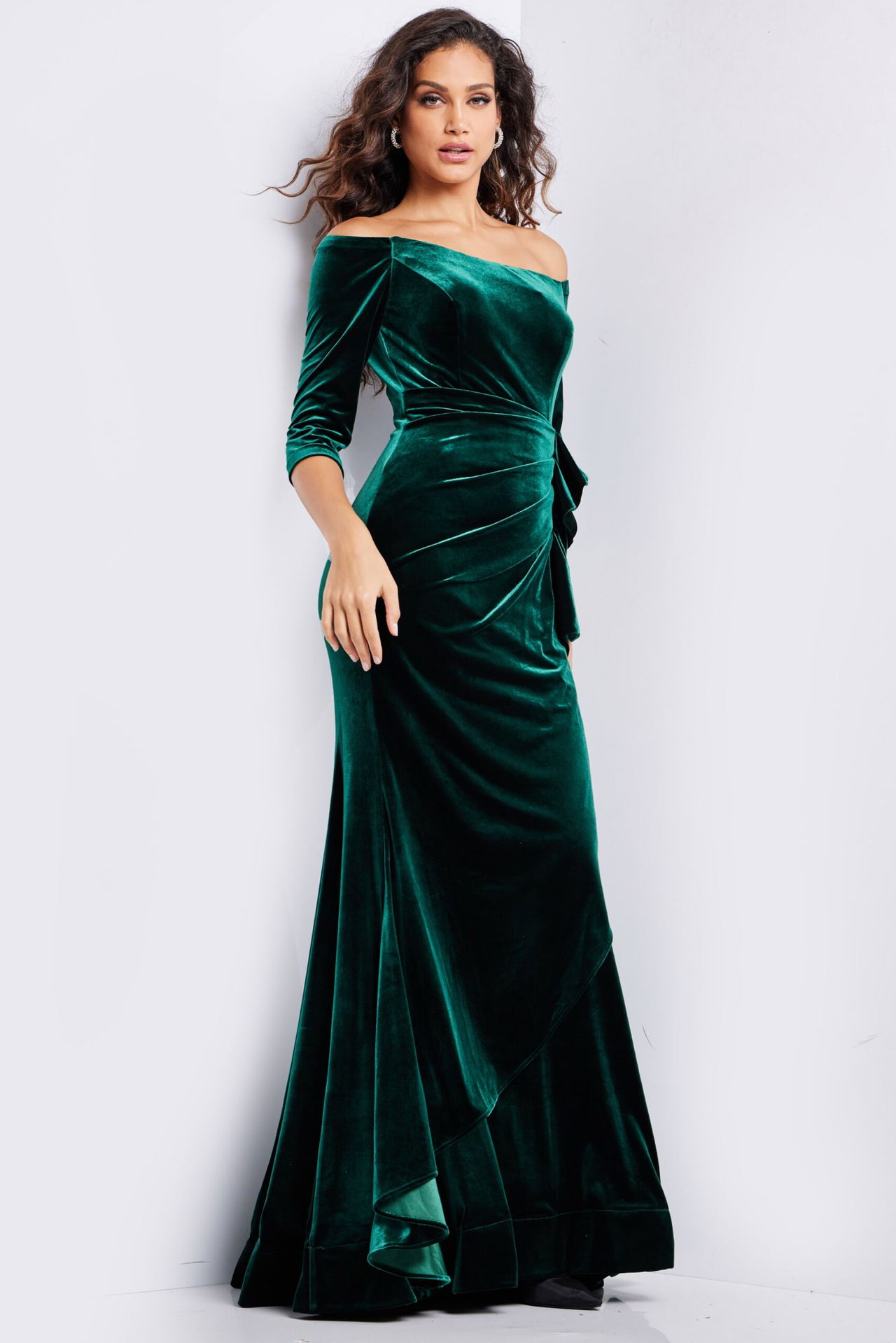 Illustrative example of emerald green evening dress