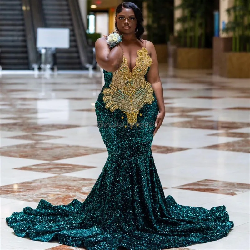 Illustrative example of emerald green graduation dresses