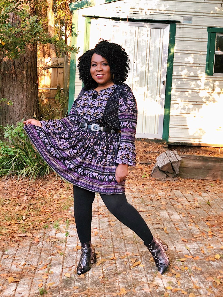 Illustrative example of plus size dress tights