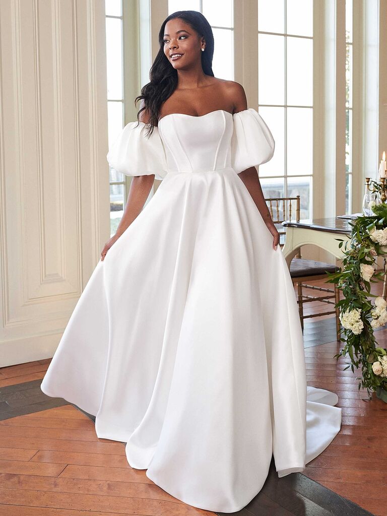 Illustrative example of puff sleeve wedding dress