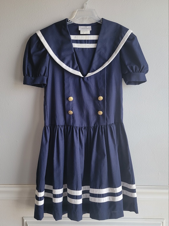 Illustrative example of sailor dress