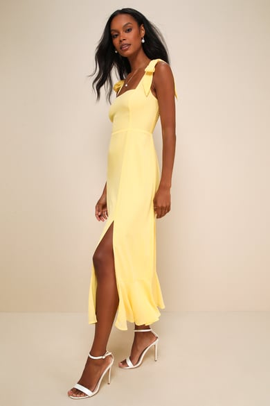 Illustrative example of yellow grad dress