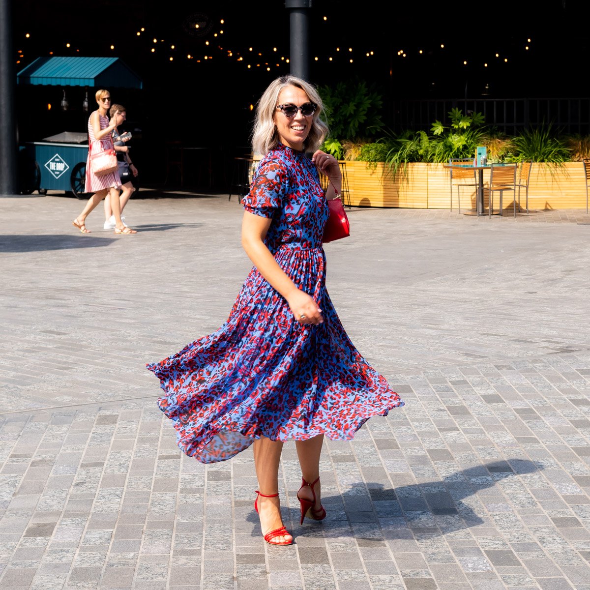 Illustrative example of italian dresses from Google Search