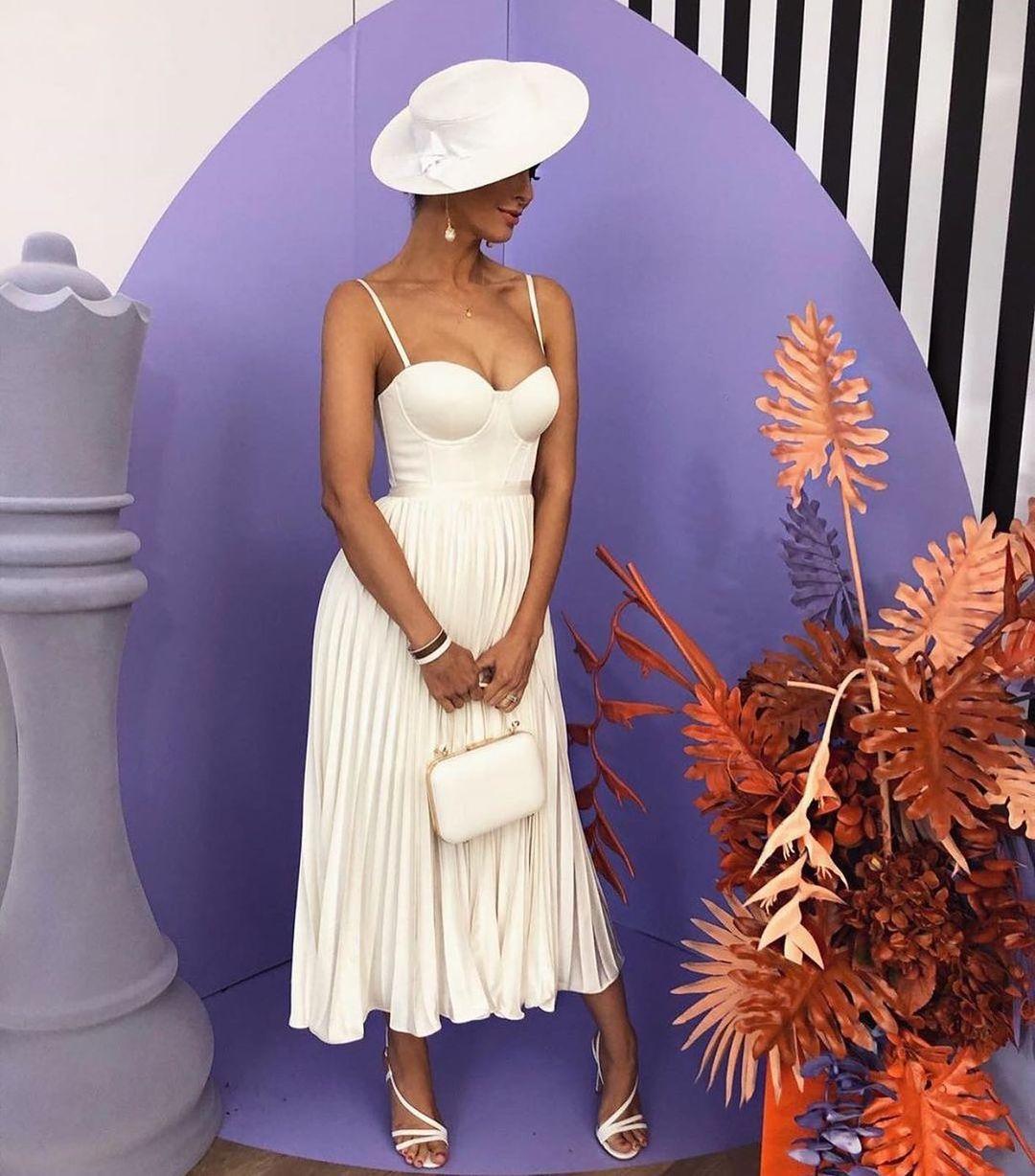 Illustrative example of jaus dresses from Google Search