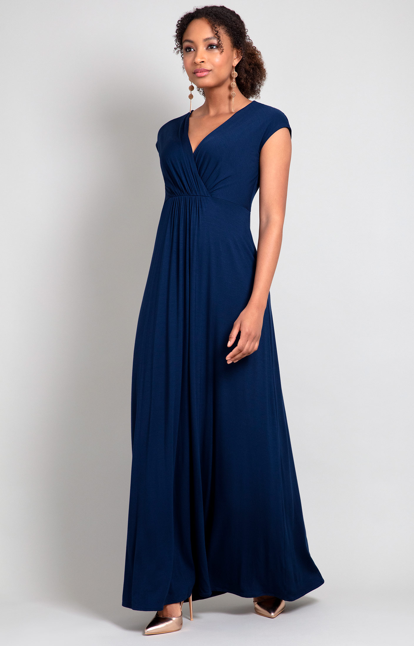 Illustrative example of navy blue long dress from Google Search